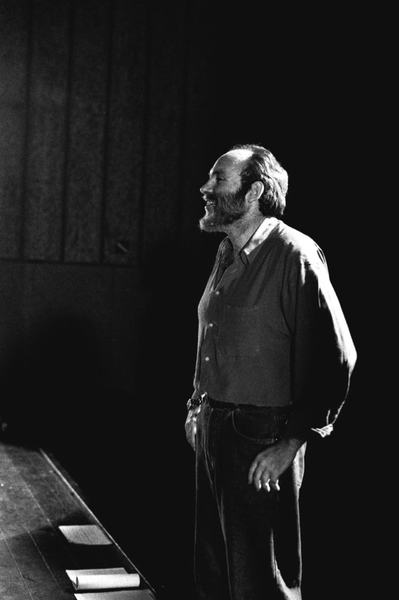 Fotografía del fondo de la Sala Villarroel